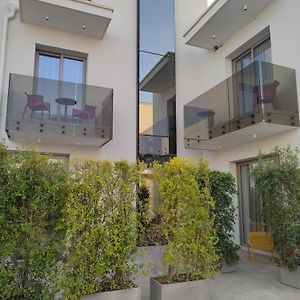 11 Catalani Rooms